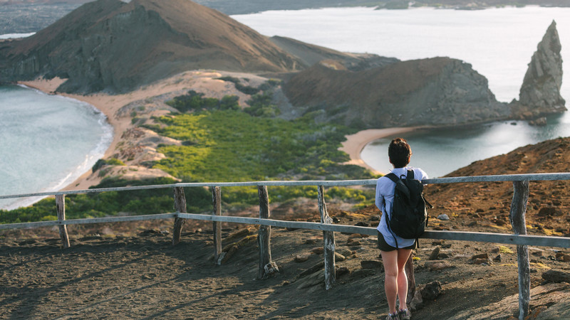 bartolome island day tour